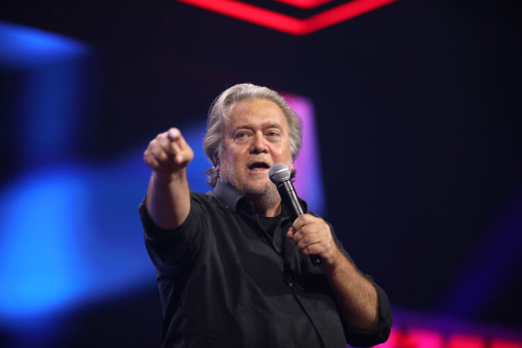 Splittelse i MAGA: Bannon kaller Musk «ond og farlig»