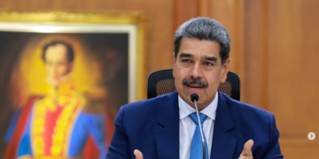 USA har hevet dusøren til 25 millioner dollar (304 millioner kroner) for tips som kan føre til pågripelsen av Venezuelas president Nicolás Maduro.