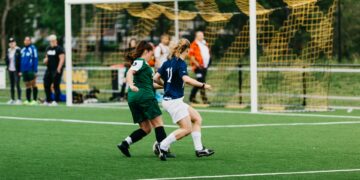 Representantenes hus i USA vedtok tirsdag et lovforslag som forbyr transpersoner jenter og kvinner å delta i jentesport fra grunnskolen til college.