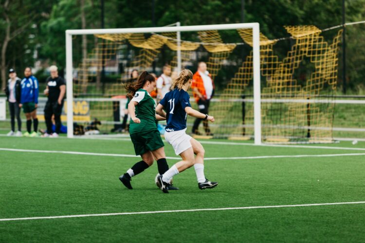 Representantenes hus i USA vedtok tirsdag et lovforslag som forbyr transpersoner jenter og kvinner å delta i jentesport fra grunnskolen til college.